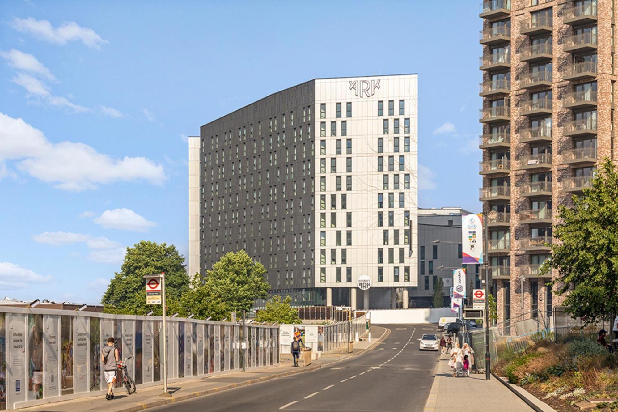Ark Wembley Aparthotel ลอนดอน ภายนอก รูปภาพ